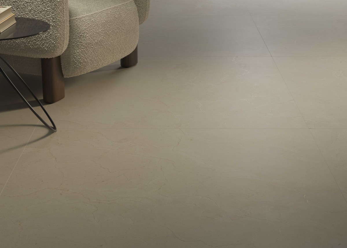 Ambiance fabricant — Crema Marfil — grès cérame effet marbre Cristacer